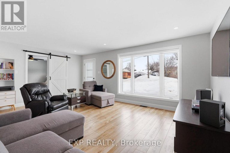 29381359/850-chapman-street/town-of-rockland/clarence-rockland/ontario/K4K1E6_5