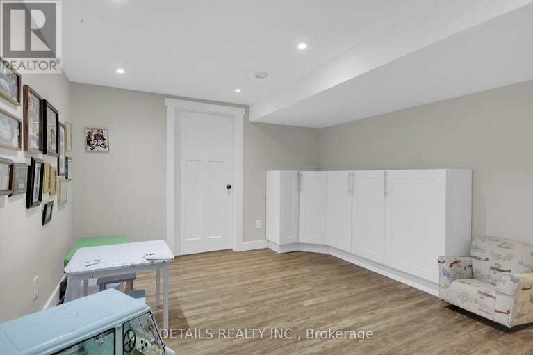 28807971/10-aberfeldy-street/arbeatha-park/ottawa/ontario/K2H6H5_30