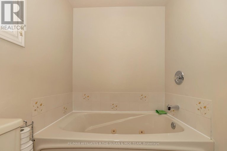 29307486/52-kenmare-place/cedargrovefraserdale/ottawa/ontario/K2J3L9_24