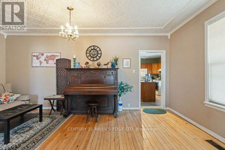 28953376/453-may-street/winchester/north-dundas/ontario/K0C2K0_10