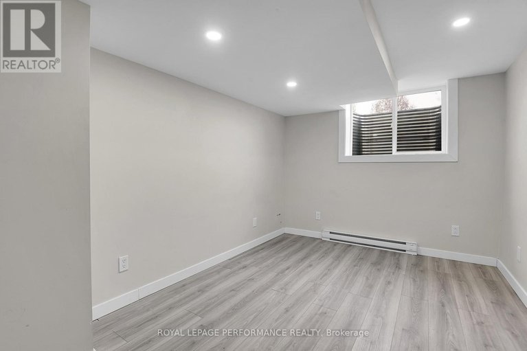 29213951/1646-sunview-drive/orleanssunridge/ottawa/ontario/K1C5C5_25