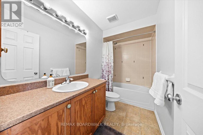 29448324/783-cobble-hill-drive/cedargrovefraserdale/ottawa/ontario/K2J0C3_62