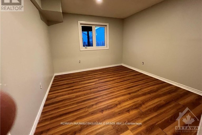 29319586/270-mica-crescent/town-of-rockland/clarence-rockland/ontario/K4K0E2_19