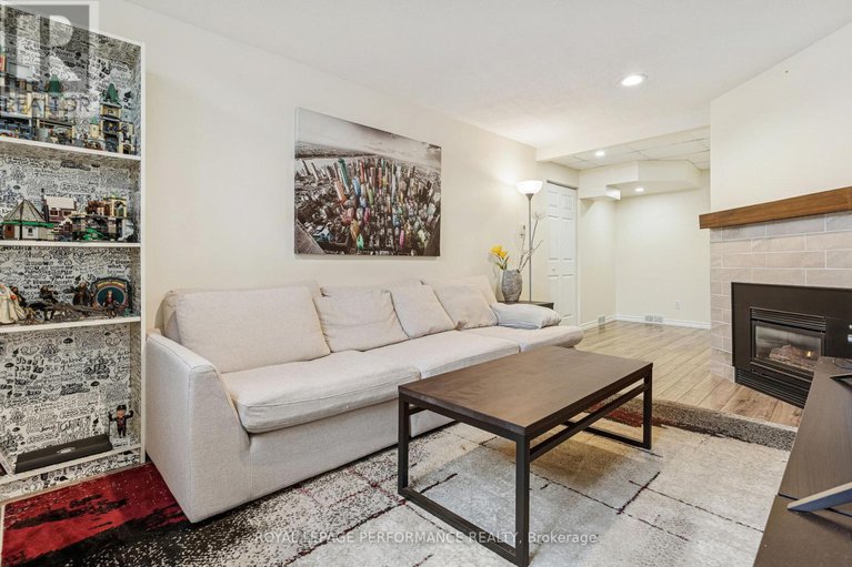 29354265/172-claiborne-way/queenswood-heights-south/ottawa/ontario/K1E3V1_31