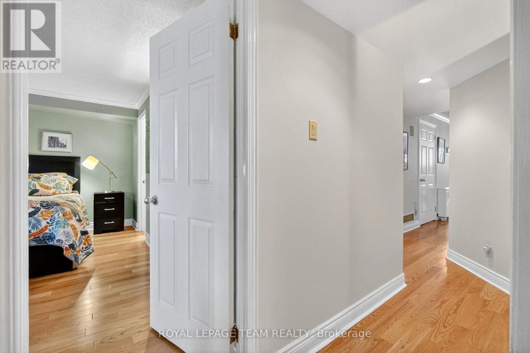 29088435/5-frank-street/ottawa-centregolden-triangle/ottawa/ontario/K2P0W8_26