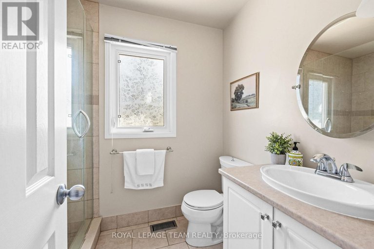 28889906/1640-century-road-e/manotick-south-to-roger-stevens/ottawa/ontario/K0A2E0_21