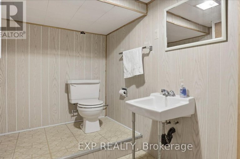 29285178/20-wallford-way/city-viewskylinefisher-heightsparkwood-hills/ottawa/ontario/K2E6B4_31