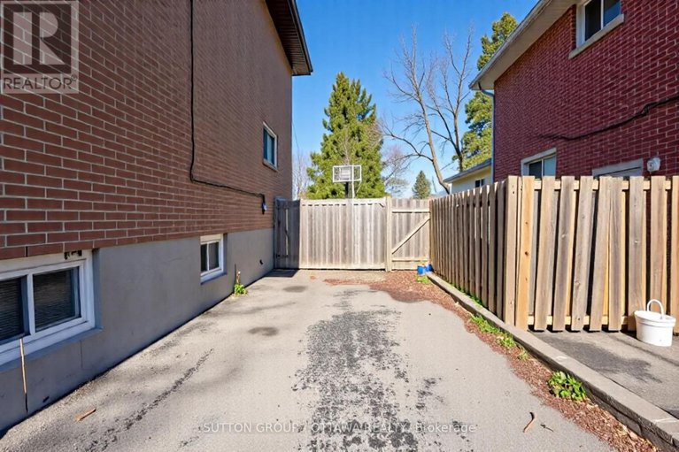 28403584/231-perth-street/brockville/brockville/ontario/K6V5E7_33