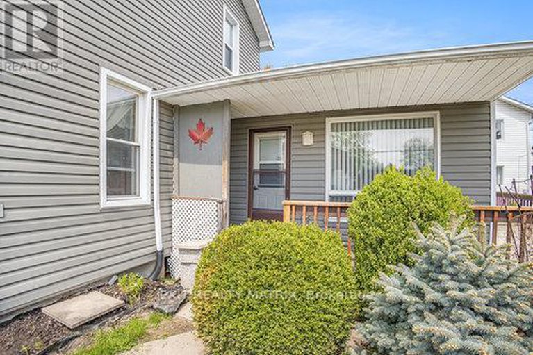 28312365/203-castor-street/village-of-russell/russell/ontario/K4R1C7_5