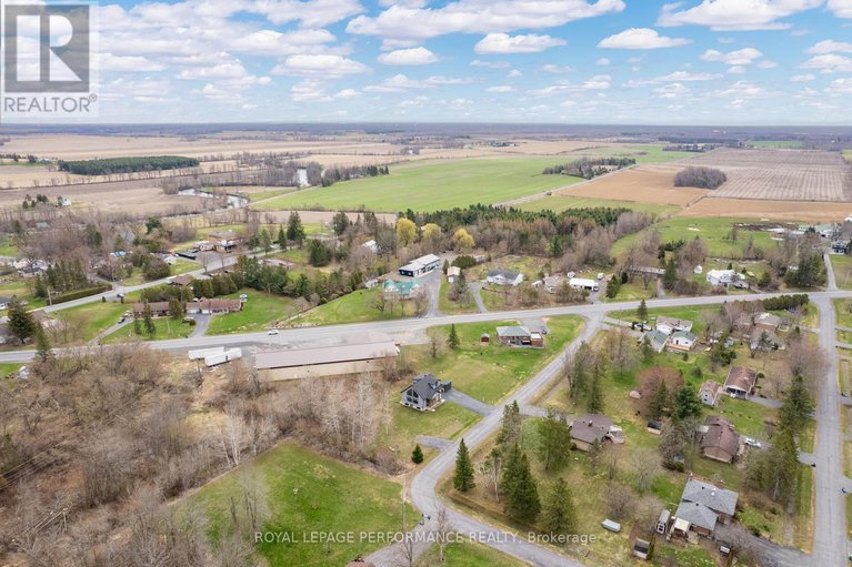 28367279/4923-juliette-street/south-glengarry-charlottenburgh-twp/south-glengarry/ontario/K0C1S0_49