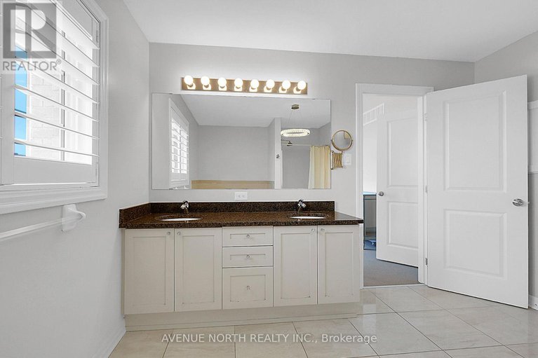 28540961/429-dovehaven-street/mer-bleuebradley-estatesanderson-park/ottawa/ontario/K1W0H2_43