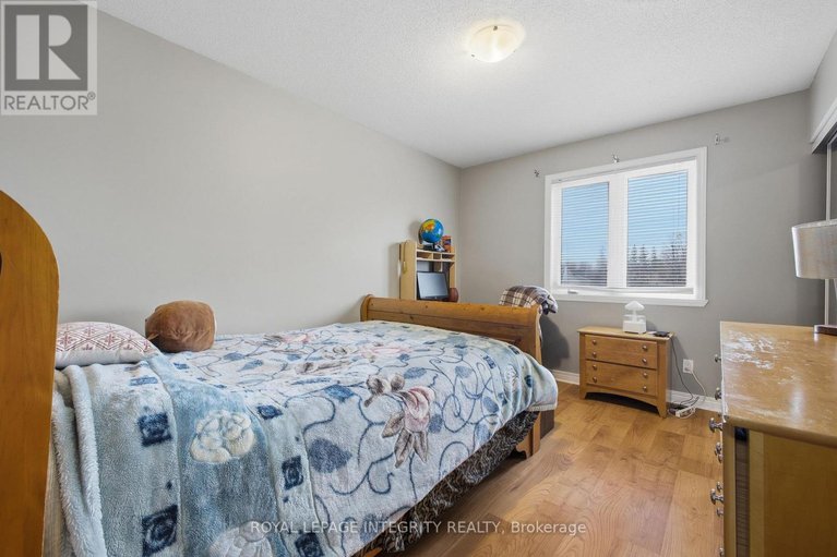 29623866/2195-patricia-street/town-of-rockland/clarence-rockland/ontario/K4K1V8_29