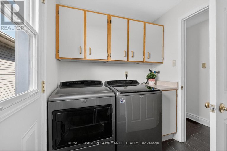 29643949/13-valley-ridge-street/borden-farmstewart-farmcarleton-heightsparkwood-hills/ottawa/ontario/K2E7W1_22