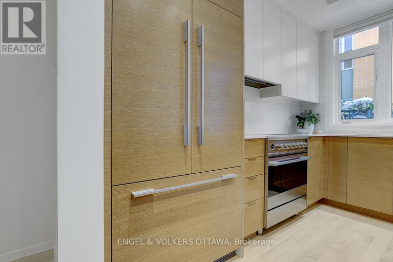 29300834/449-edison-avenue/mckellarhighland/ottawa/ontario/K2A1S5_17