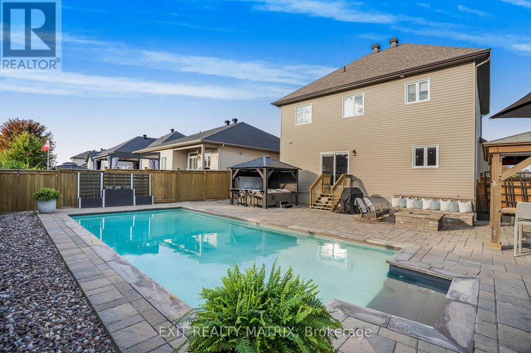 29099473/301-colmar-street/embrun/russell/ontario/K0A1W0_31