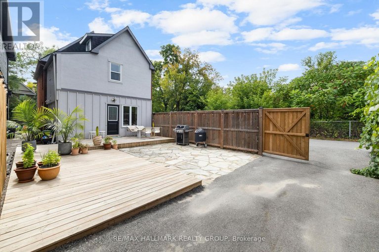 28836359/69-king-george-street/overbrookcastle-heights/ottawa/ontario/K1K1V4_21