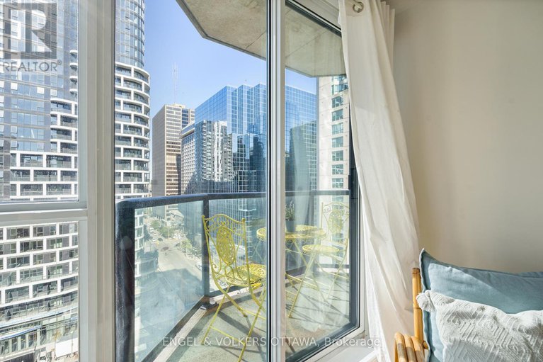 29006694/1403-445-laurier-avenue-w/ottawa-centre/ottawa/ontario/K1N6R4_15