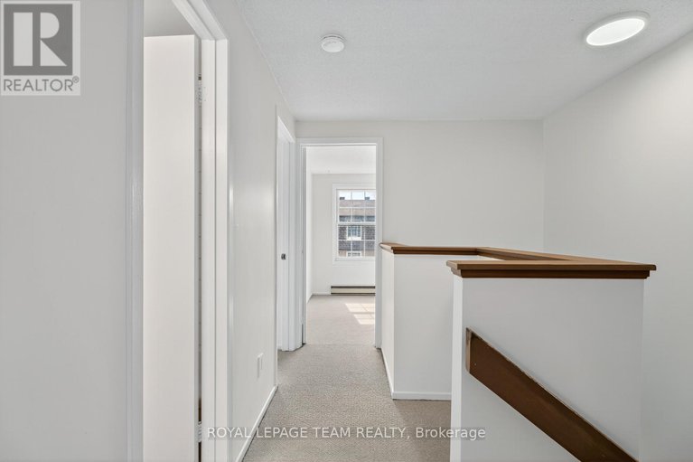 28827776/9-moorside-private/carleton-heights/ottawa/ontario/K2C3P4_19