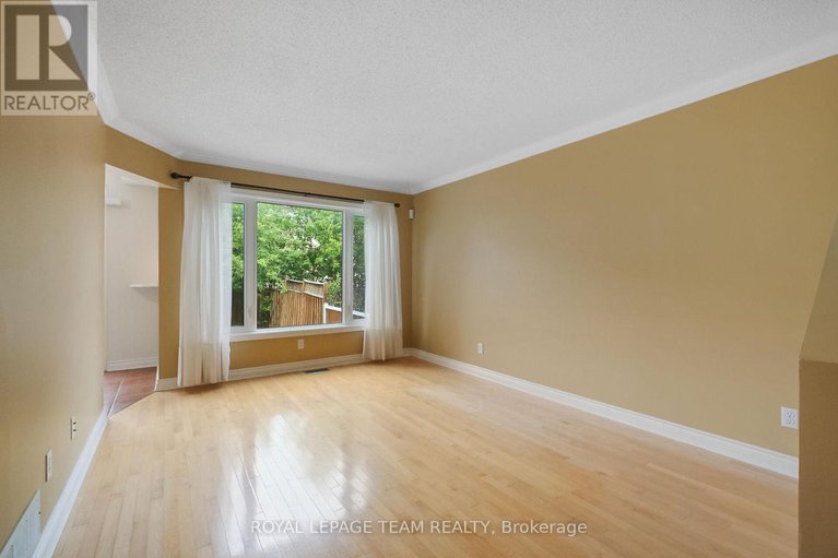 29089412/6201-arbourwood-drive/chapel-hill/ottawa/ontario/K1C7L6_19