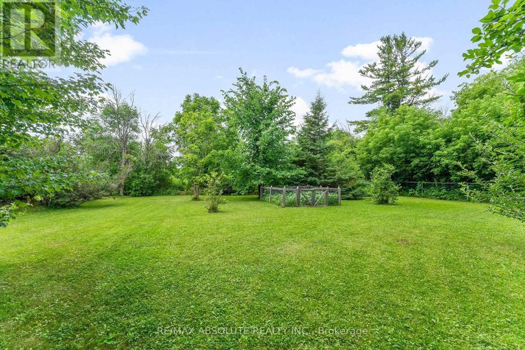 28590613/8-river-road/mcnabbraeside-twps/mcnabbraeside/ontario/K7S1R3_32