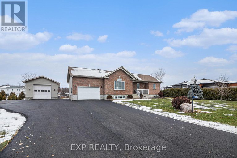 28990239/2003-farisita-drive/vars-village/ottawa/ontario/K0A3H0_1