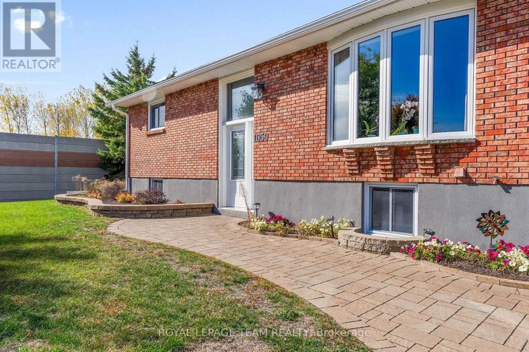 29009688/1059-flynn-avenue/kinburn/ottawa/ontario/K7S3G7_29