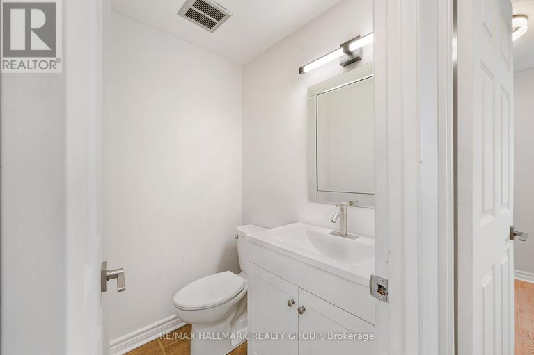 29385711/75-1348-bethamy-lane/beacon-hill-south/ottawa/ontario/K1J8P4_21