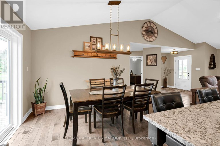 28797293/6840-lalonde-boulevard/south-glengarry-charlottenburgh-twp/south-glengarry/ontario/K0C2E0_13