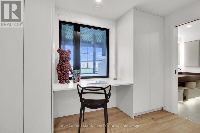 28484970/227-grandview-road/crystal-bayrocky-point/ottawa/ontario/K2H8B9_37