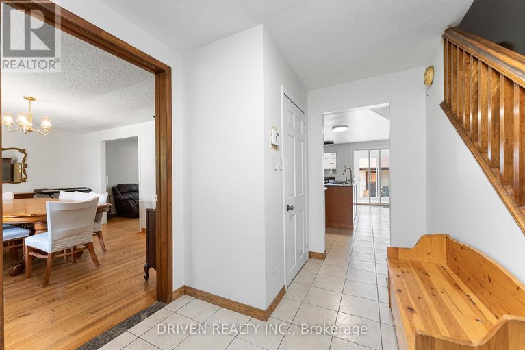 29582368/876-pinecrest-road/fairfield-heights/ottawa/ontario/K2B6B2_3