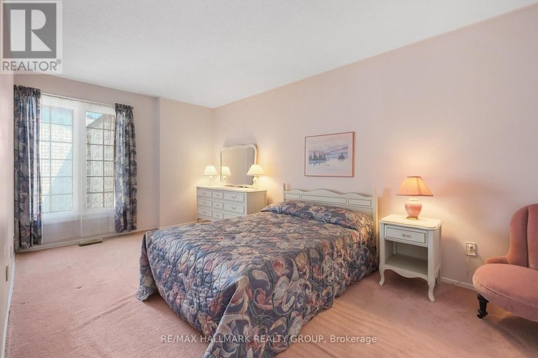 28648160/625-trelawny-private/carleton-square/ottawa/ontario/K2C3M9_13