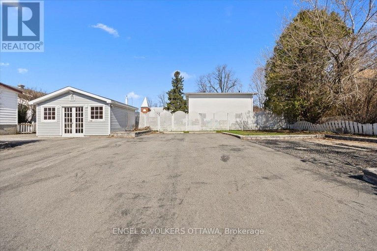 29645243/801-st-jean-street/town-of-rockland/clarence-rockland/ontario/K4K1K3_3