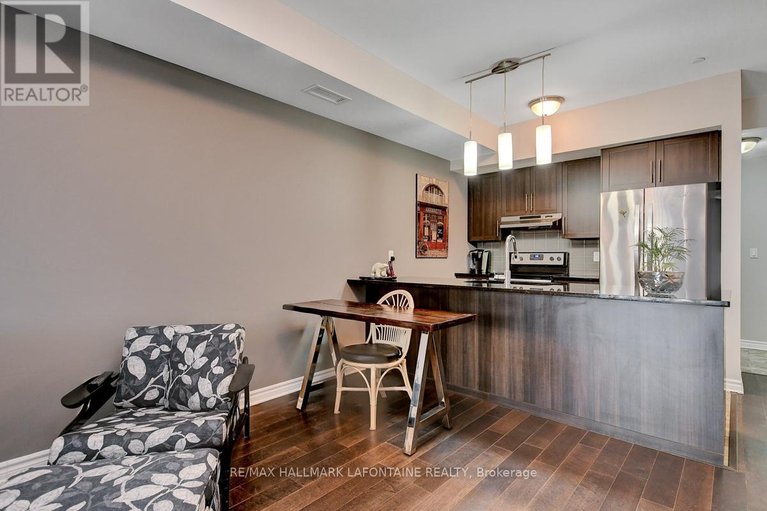29676805/114-120-prestige-circle/chatelaine-village/ottawa/ontario/K4A1B4_15