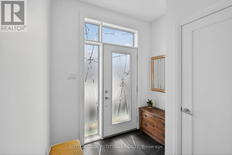 29641673/31-carlotta-avenue/kingsview-park/ottawa/ontario/K1L6S5_2