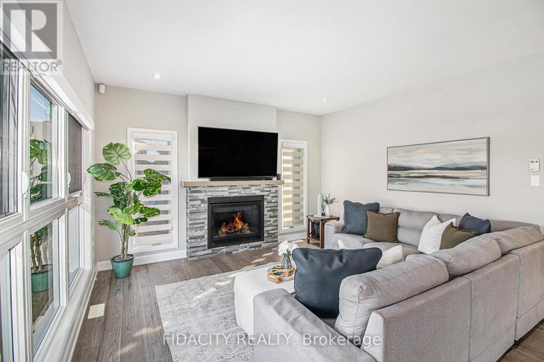 29112456/649-misty-street/village-of-russell/russell/ontario/K4R0E7_9