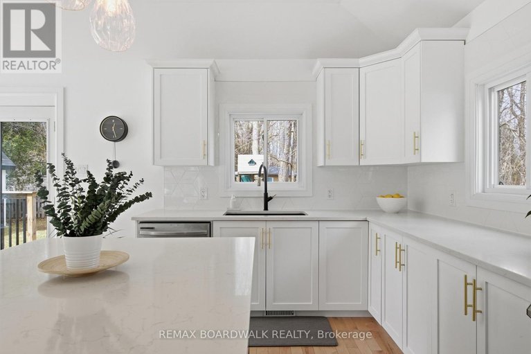 29643946/62-craig-street/village-of-russell/russell/ontario/K4R1A2_17