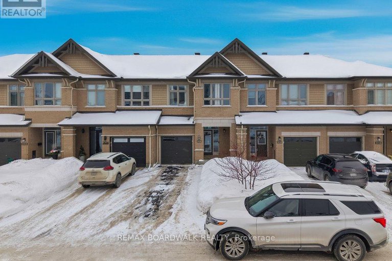 29343898/306-rainrock-crescent/mer-bleuebradley-estatesanderson-park/ottawa/ontario/K1W0J8_1