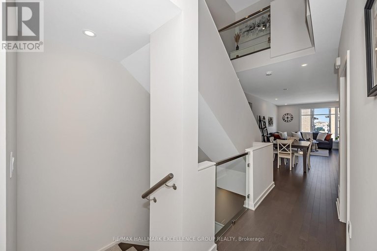 29639073/677-honeydew-street/riverside-southgloucester-glen/ottawa/ontario/K1X0K5_32