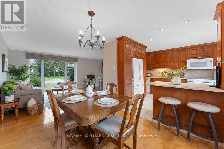 28907576/1570-marcoux-drive/bilberry-creekqueenswood-heights/ottawa/ontario/K1E2J9_13