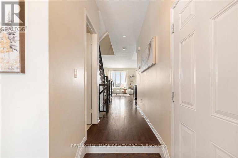 28232417/1780-plainridge-crescent/notting-hillsummerside/ottawa/ontario/K4A0L9_2