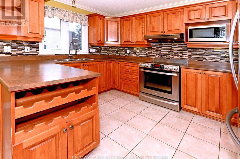 29095363/150-sandra-crescent/town-of-rockland/clarence-rockland/ontario/K4K1N7_9