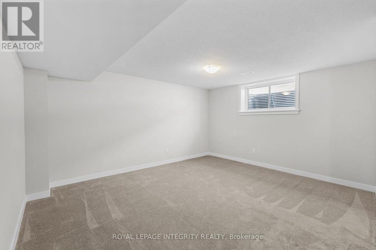 28893902/893-sendero-way/remainder-of-stittsville-area/ottawa/ontario/K2S2W8_32