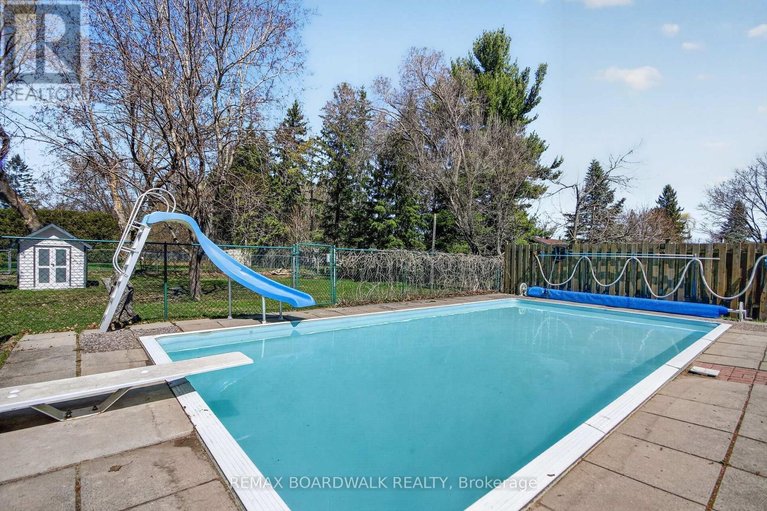 29666453/103-christopher-hamilton-street/richmond/ottawa/ontario/K0A2Z0_43