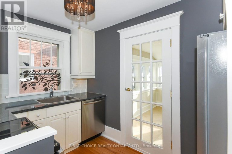 29184407/142-broadway-avenue/glebe/ottawa/ontario/K1S2V8_16