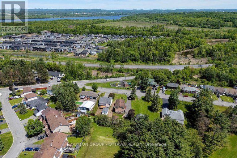 28548965/223-des-outaouais-street/town-of-rockland/clarence-rockland/ontario/K4K1G2_43