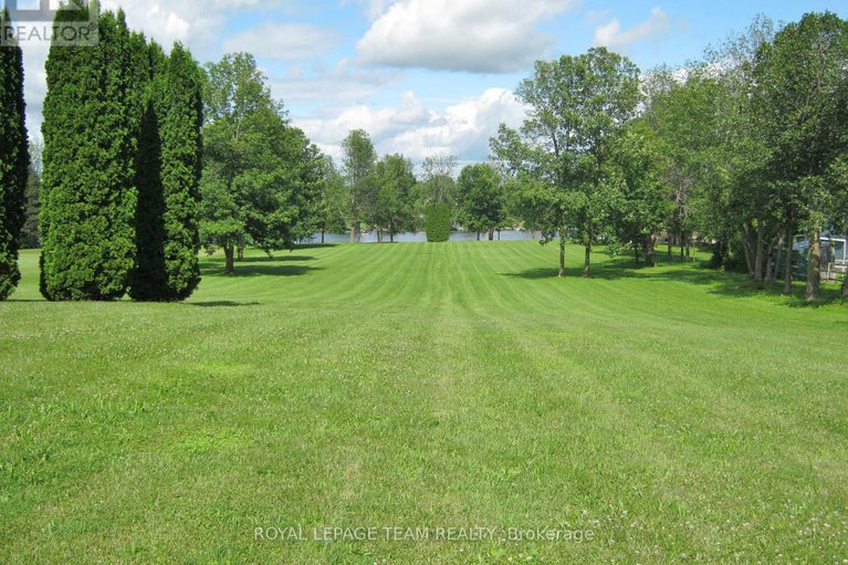 29422751/5965-rideau-valley-drive-n/manotick-south-to-roger-stevens/ottawa/ontario/K4M1B3_28