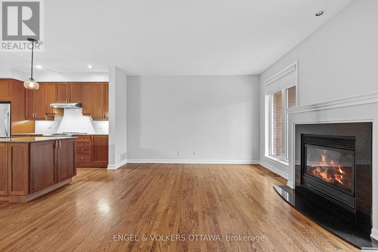 28329498/2368-virginia-drive/urbandale-acres/ottawa/ontario/K1H6S2_14