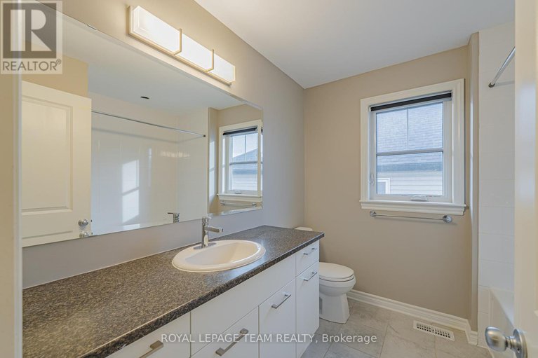28252866/768-cedar-creek-drive/blossom-parkkemp-parkfindlay-creek/ottawa/ontario/K1T0B2_36