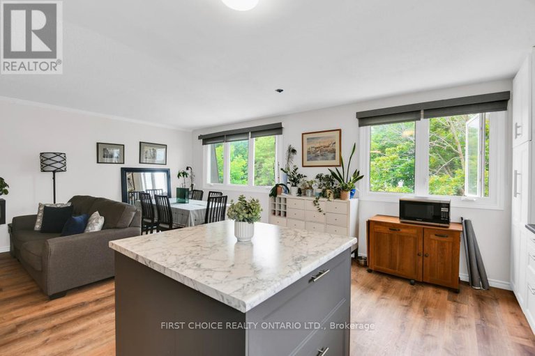 28184849/44-oberon-street/westcliffe-estates/ottawa/ontario/K2H7X8_16