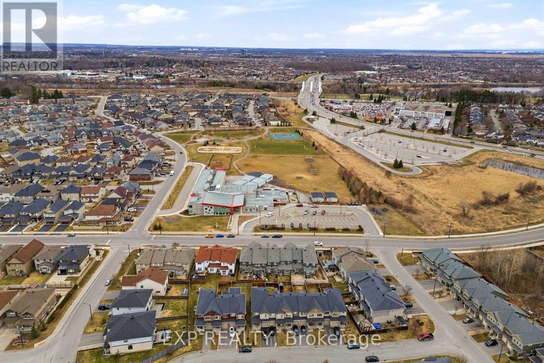 29606498/710-brian-good-avenue/riverside-southgloucester-glen/ottawa/ontario/K4M0C1_5